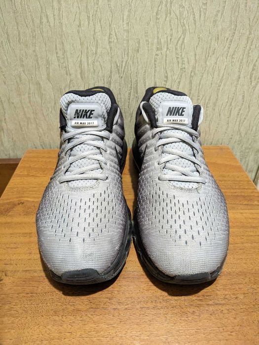 Nike Air Max 2017 чоловічі бігові кросівки розмір 41,5-42 (27 см)