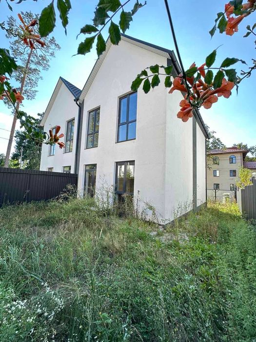 Дуплекс з ремонтом в центрі Ворзеля! Оформлення мінімальне!