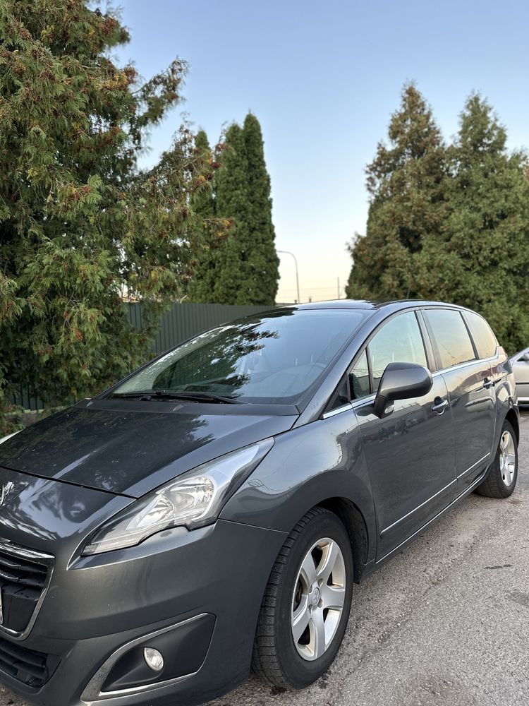 Peugeot 5008 двигун 1.6hdi