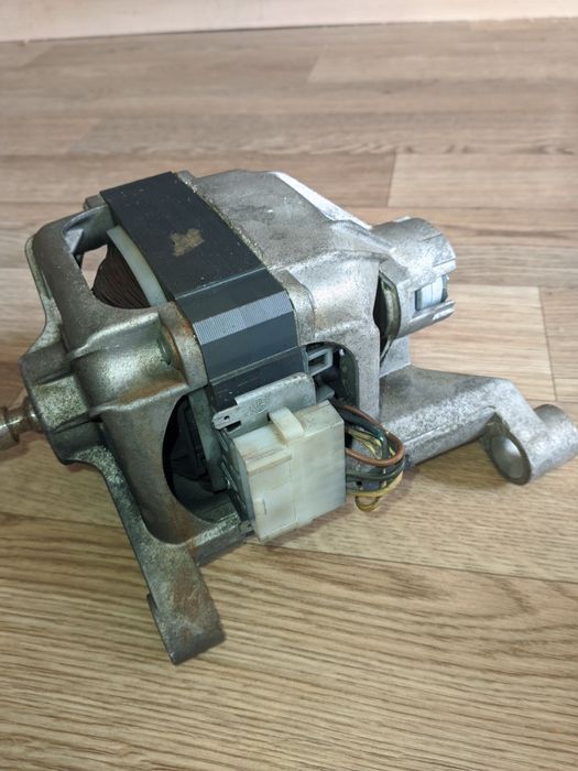 Двигун до пральної машинки