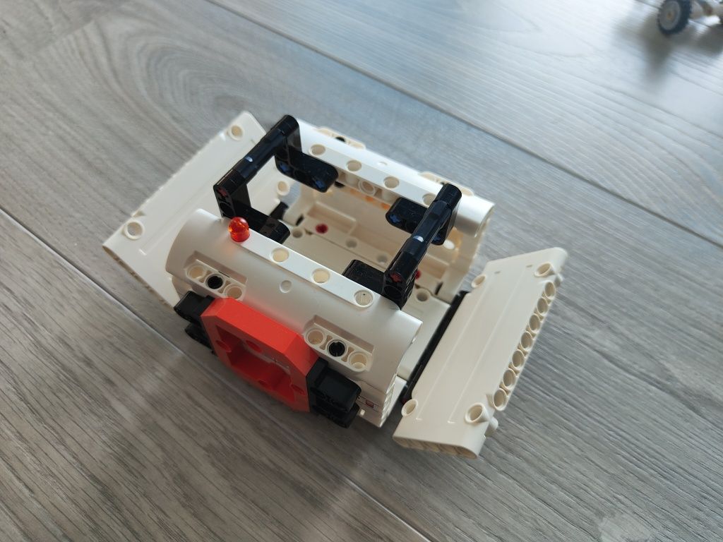 LEGO 42181 VTOL Heavy Cargo Spaceship LT81 (Concluído)