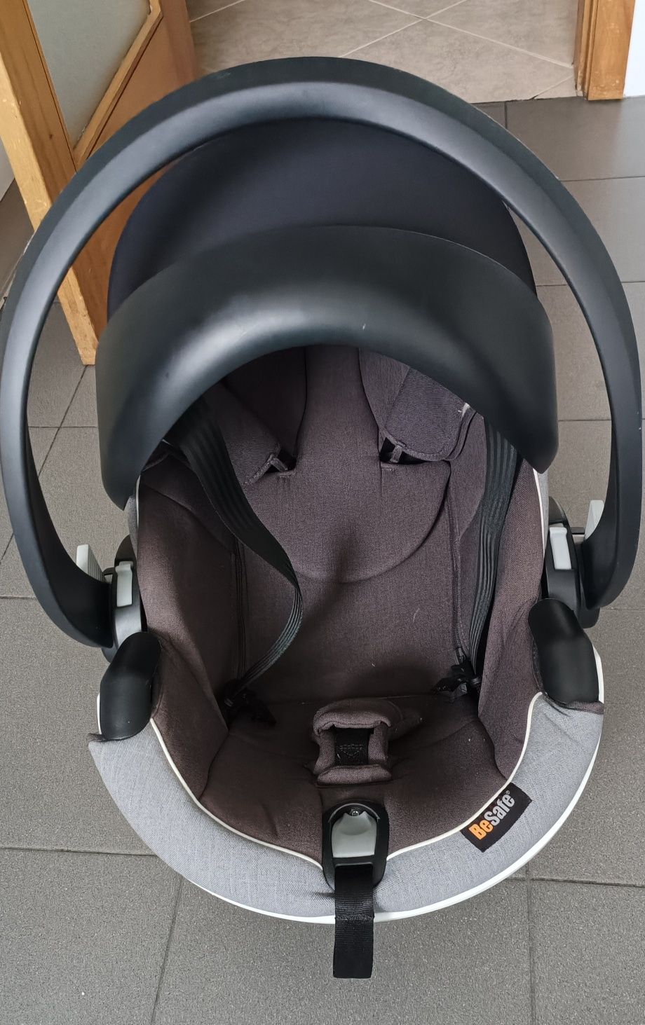 Ovo e base isofix Besafe