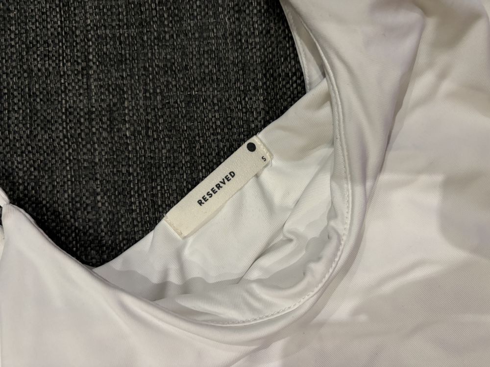Reserved biały top na ramiączkach basic S