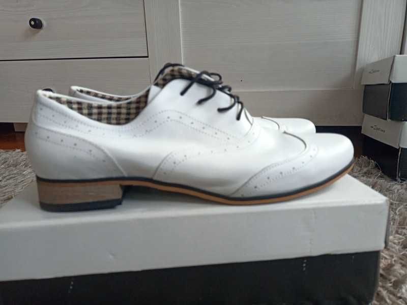 Białe skórzane oksfordki jazzówki zapato rozmiar 39