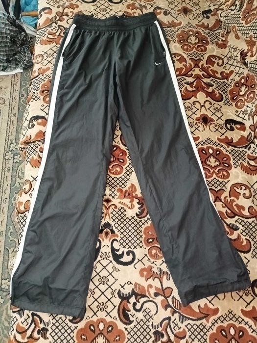 Спортивные штаны Nike оригинал (Вьетнам) летние нейлоновые (размер S)