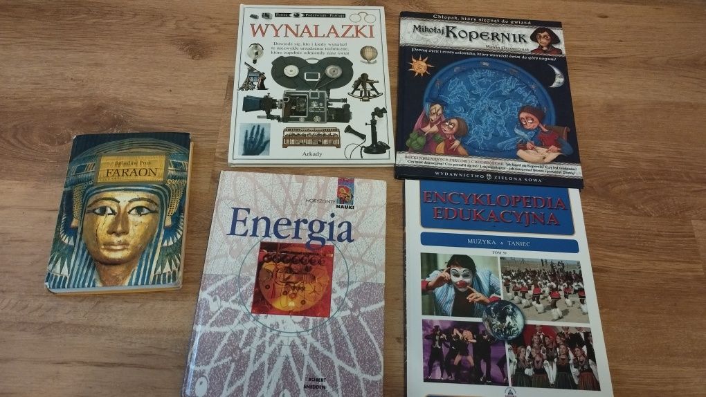 Zestaw książek naukowych