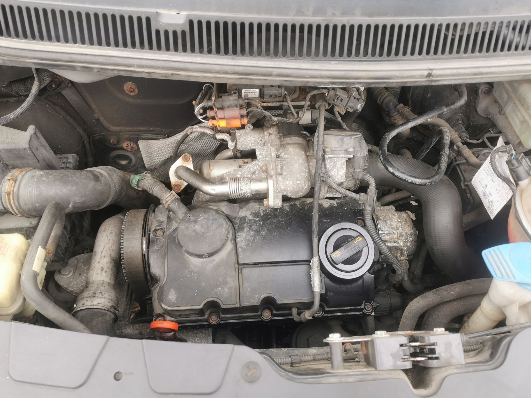 Silnik 1.9tdi BRR VW transporter caravelle T5 kompletny w aucie
