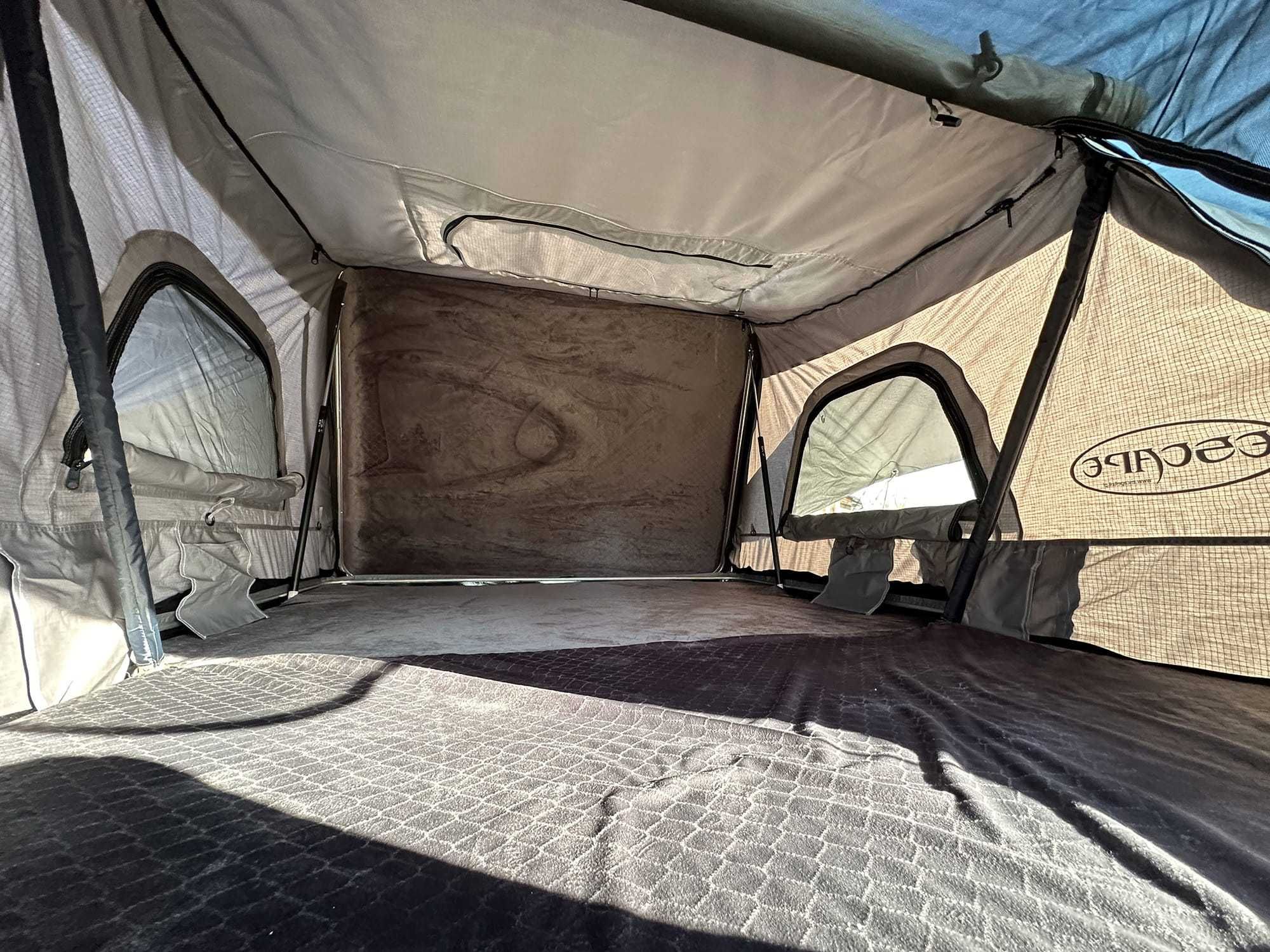 Namiot dachowy Escape VARIO 160 cm
SZARY