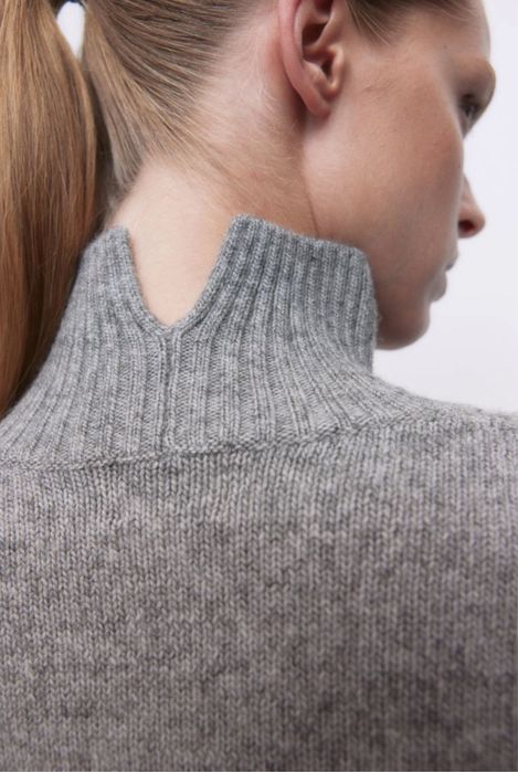 Оверсайз светр h&m з коміром та розрізами по бокам (розмір S)