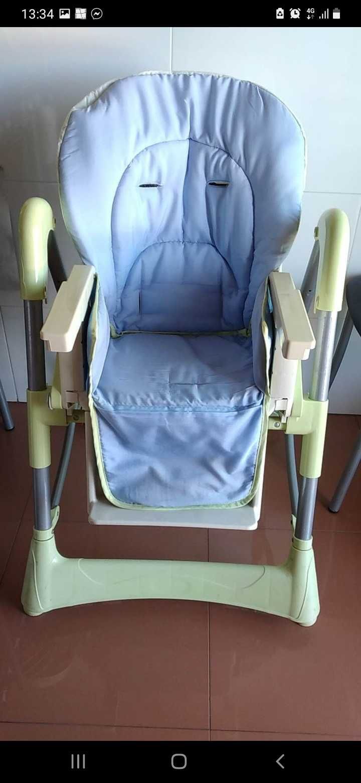 Cadeira de refeição de bebé