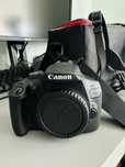 Máquina Fotográfica CANON EOS 2000D