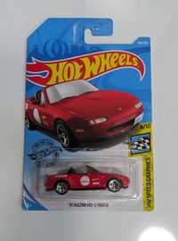 Mazda Miata Long Hot Wheels czerwona