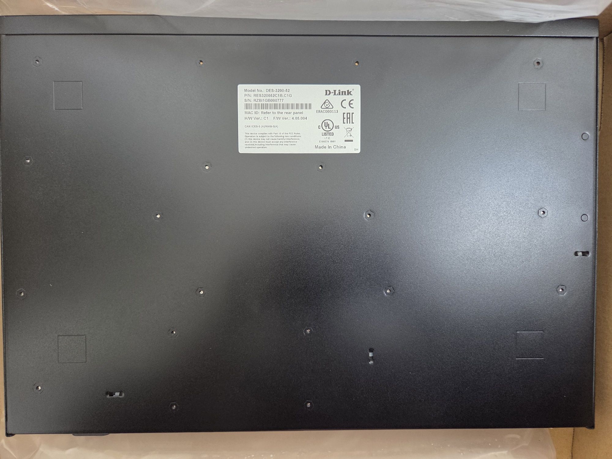 D-Link DES 3200-52 комутатор новий