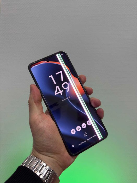 Продам Motorola Razr (2025) 256GB Blue