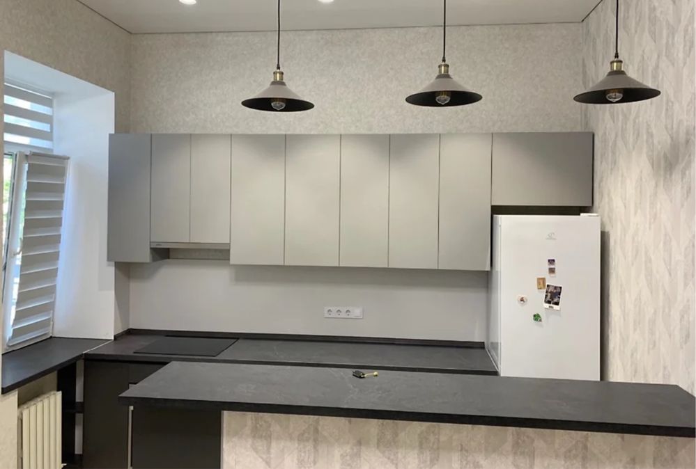 Продаж 2 кімнатної квартири в центрі міста+гараж,вул.Спаська