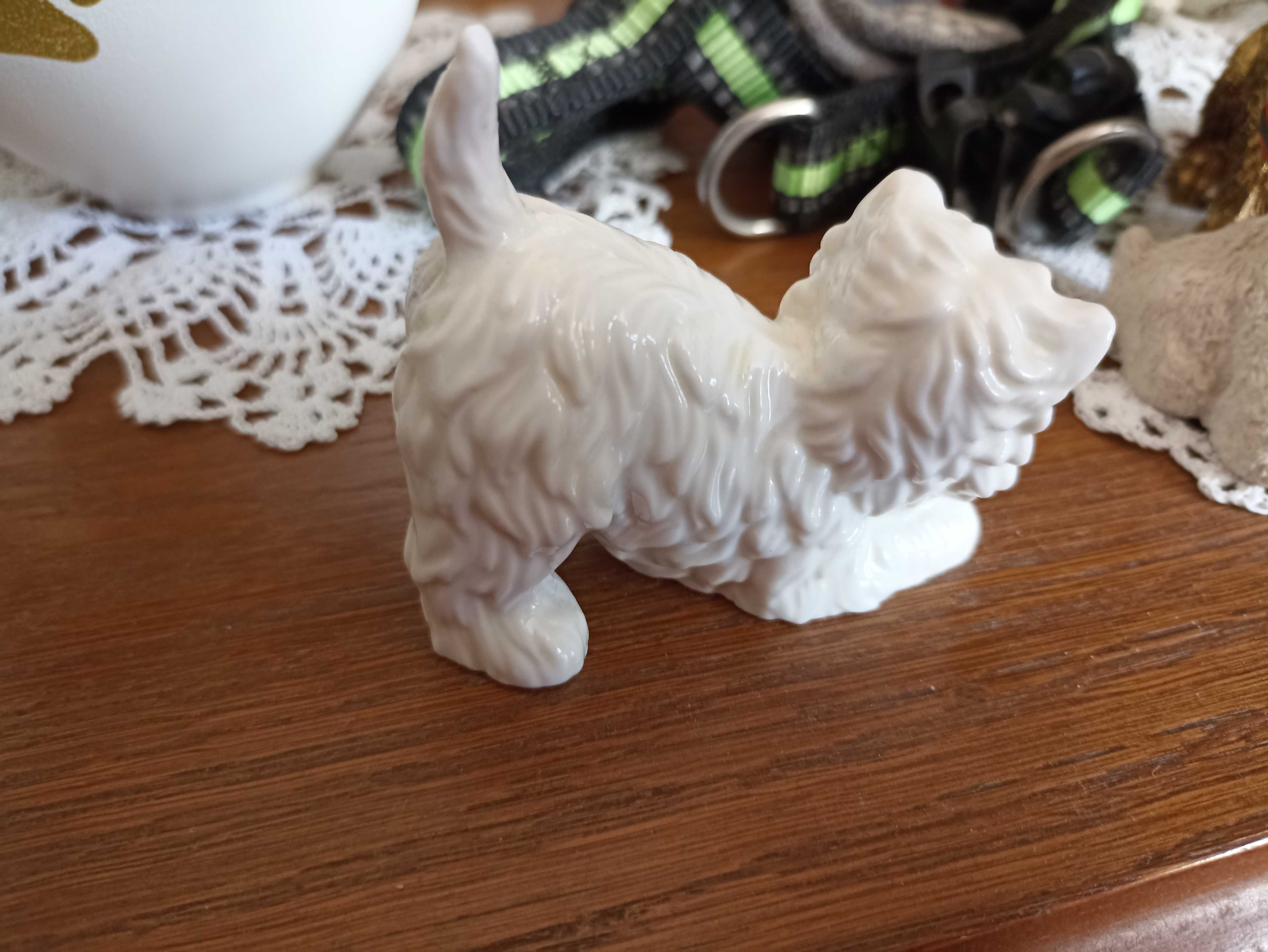 Piękna figurka  west highland white terrier