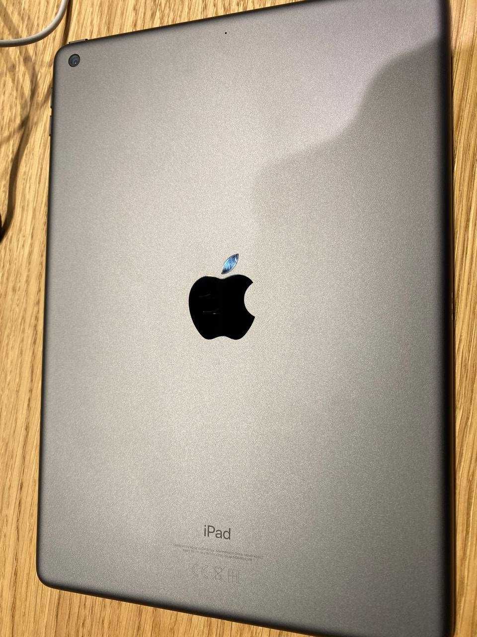 Б/У iPad 9 10.2" 64GB Wi-Fi Space Grey 2021 - Розтермінування