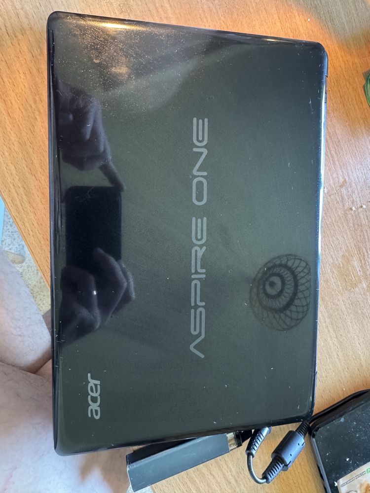 Нетбук Acer Aspire one 725