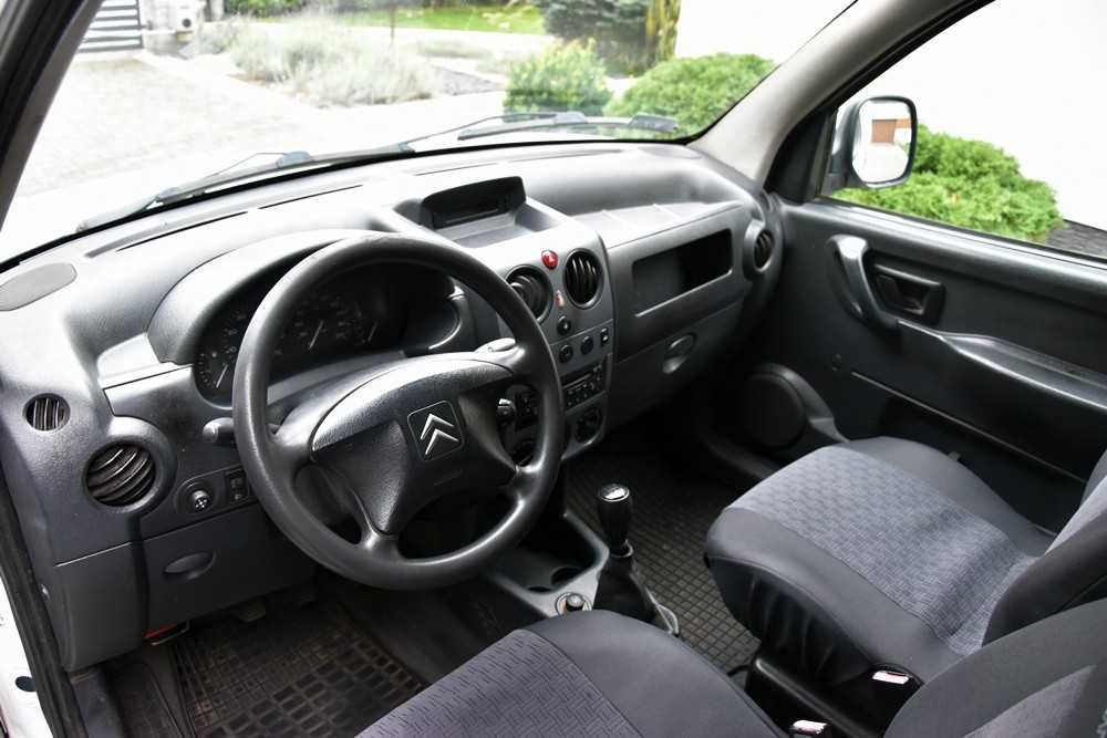 Citroen Berlingo Peugeot Partner 1,6 HDI klima NOWE opony, akumulator
