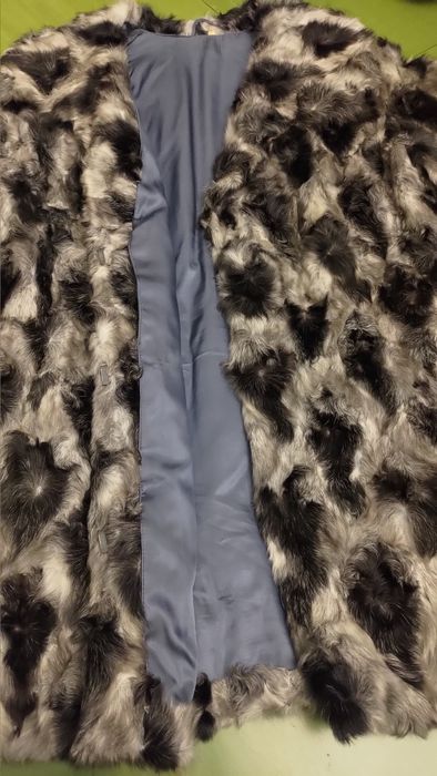 Futro w czarne cętki