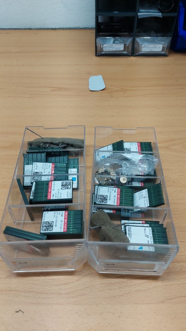Vendo vários materiais de costura profissional