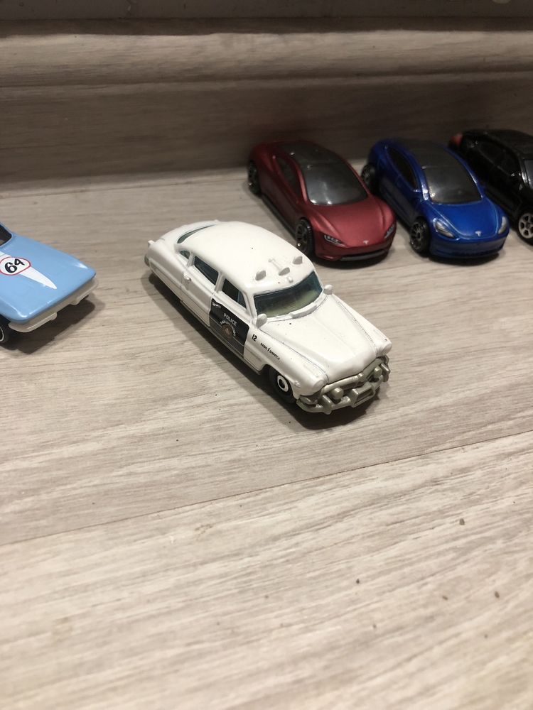 Продам машинки hot-wheels