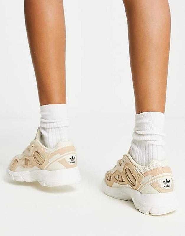 Оригінальні кросівки Adidas Astir W "Wonder White"