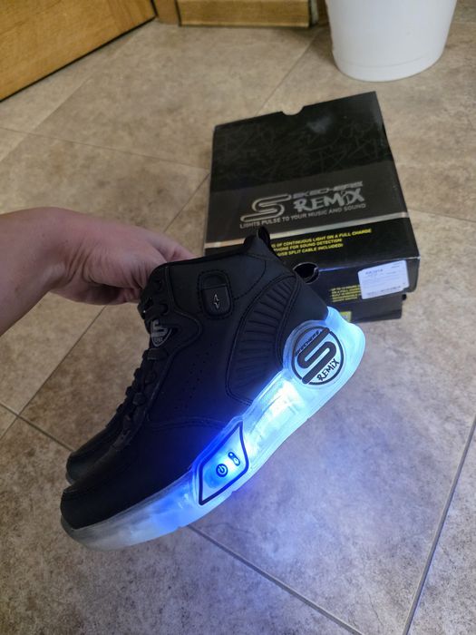 Кросівки Skechers з підсвіткою, черевички, демисезон