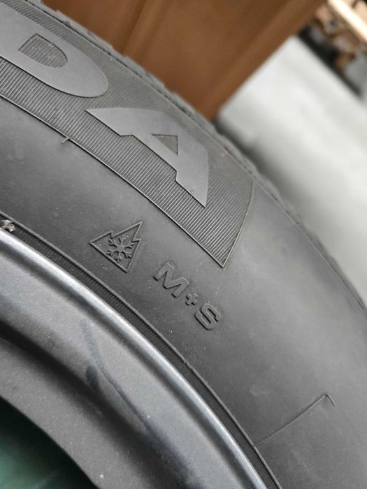 Zestaw felgi Dezent i opony Fulda 235/60/R18 107h