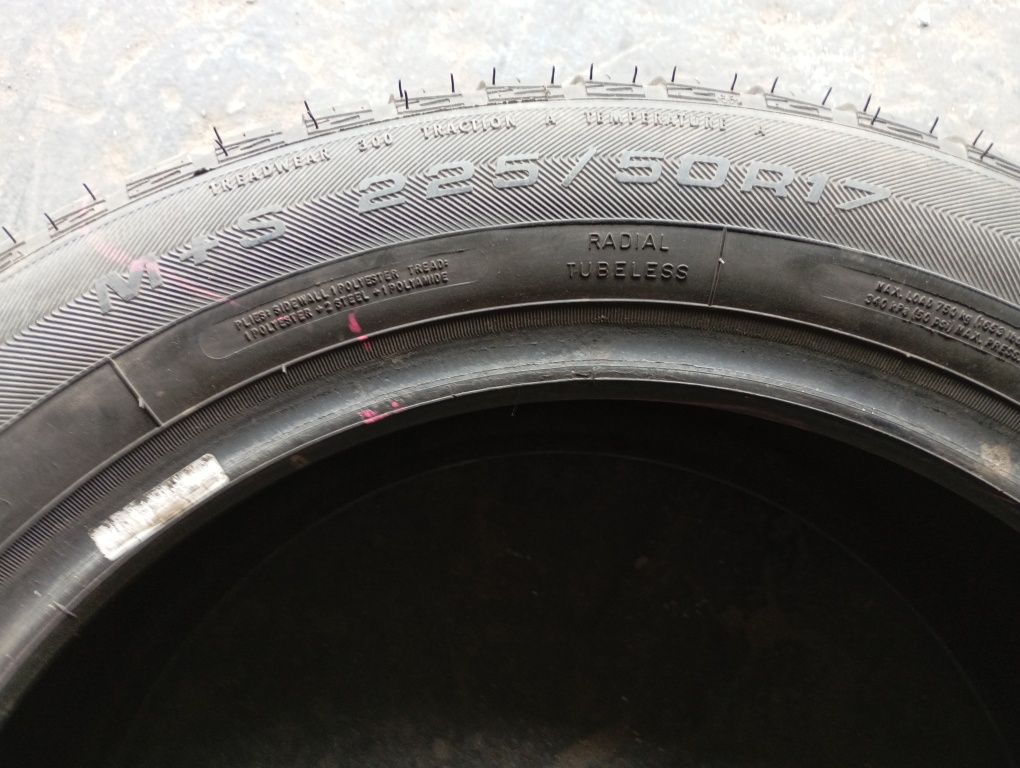 Opona pojedyncza Goodyear Vector 4season 225/50r17