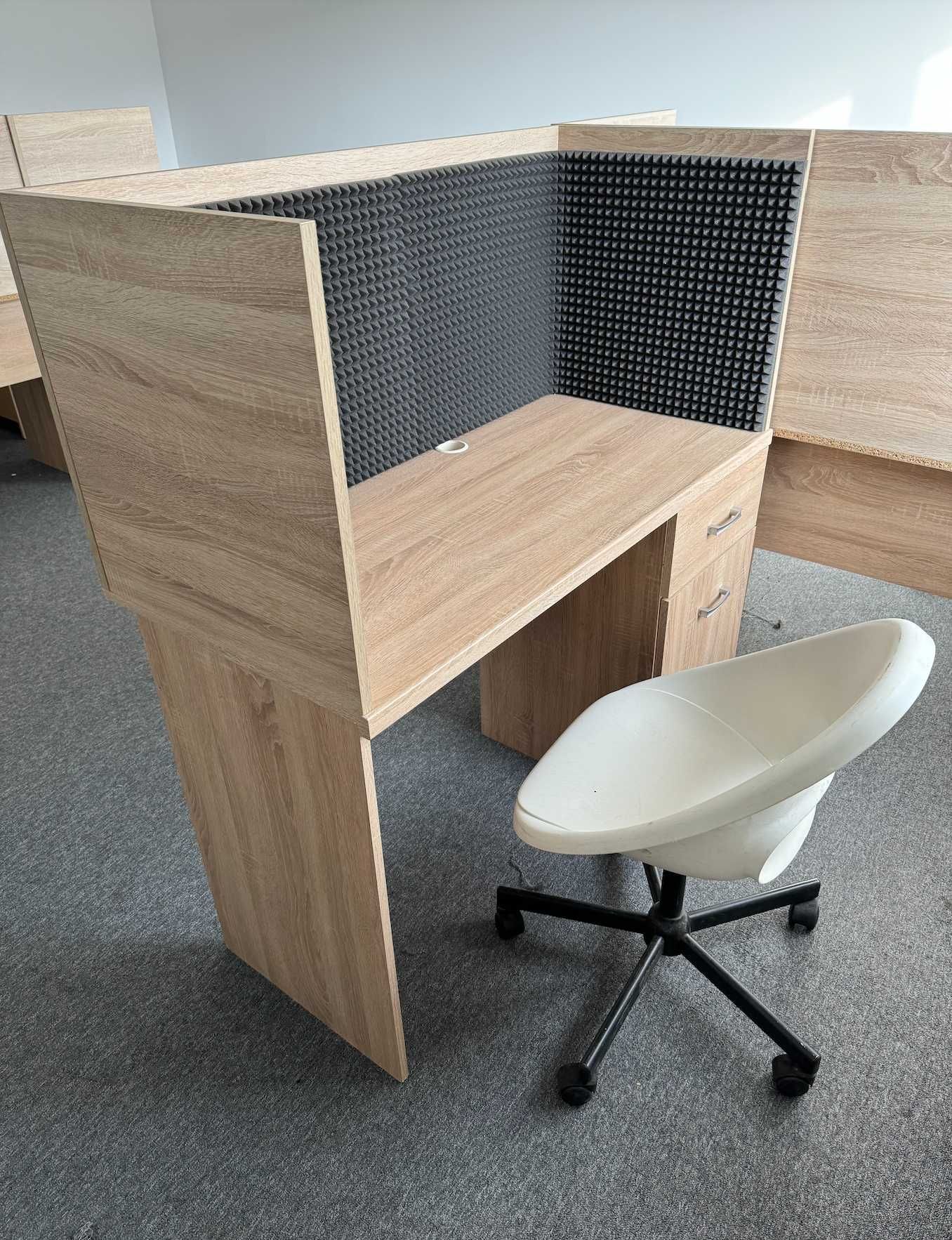 Stół do Call Center + Krzesło – 8 sztuk dostępnych