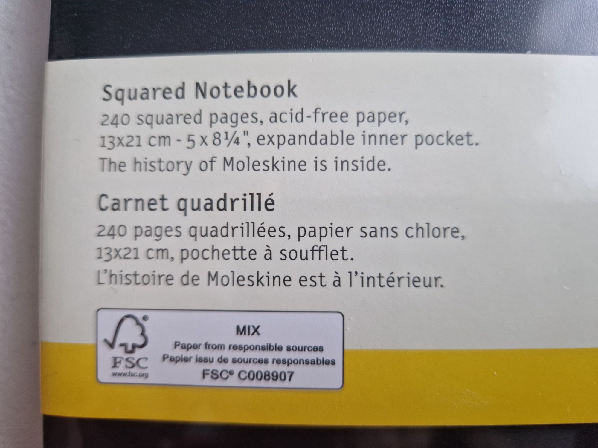 Zafoliowany notes Moleskine Classic L (13x21cm) w kratkę, twarda opraw