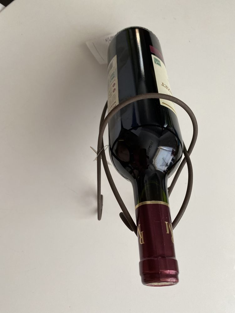 Stojak na wino metalowy z Tkmaxx