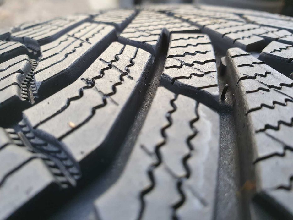 2x Kumho Wintercraft WP52  235/65r17  7,2mm 2023r