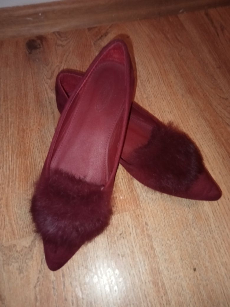 Nowe baleriny damskie z puszkiem.