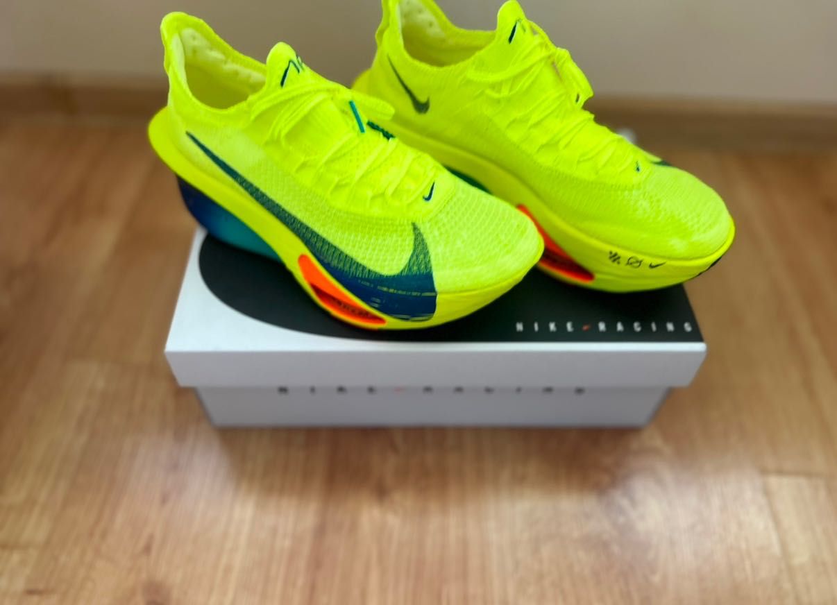 Dowód zakupu / Nowe - Buty do biegania Nika Alphafly 3 r. 43