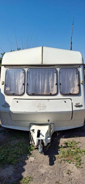 Кемпінг, дім на колесах