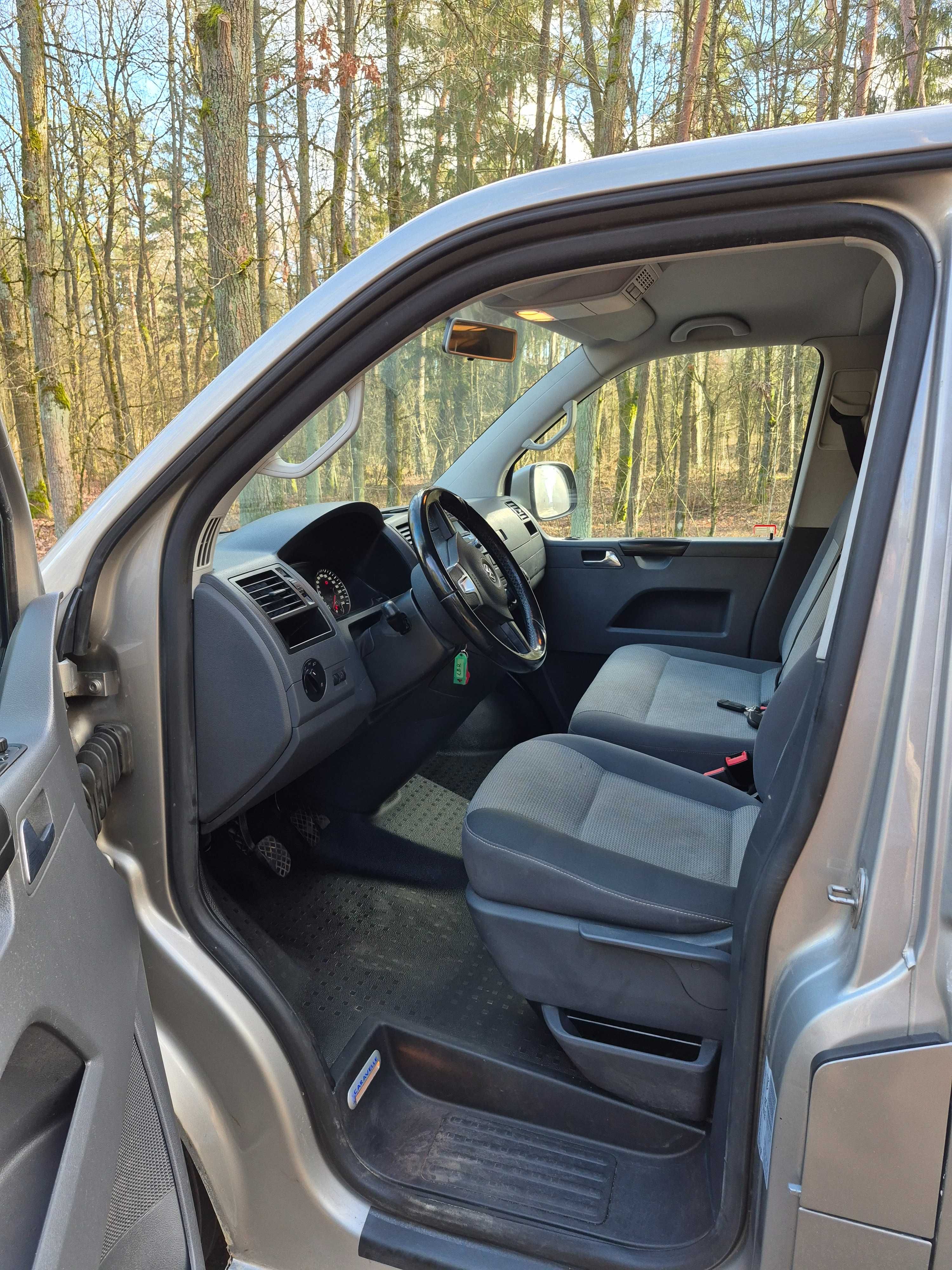 Caravelle T5 2.0tdi 140KM 9os. 2010r