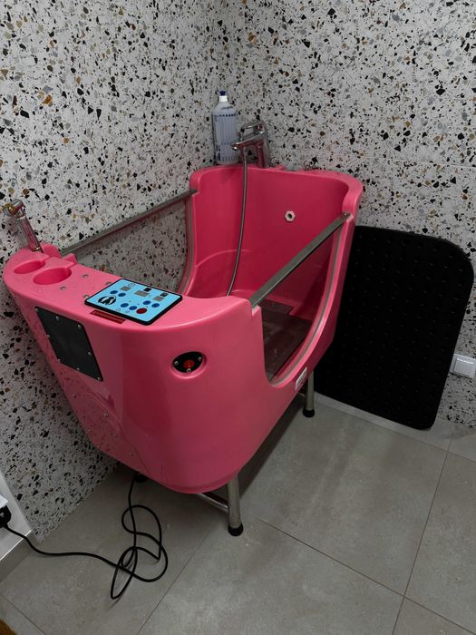 Blovi profesjonalna wanna z system SPA i funkcją ozonowania, różowa