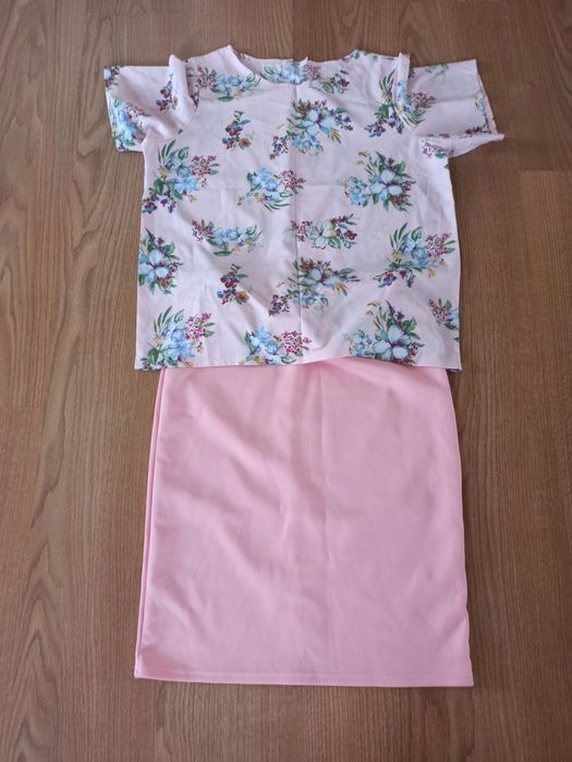 Жіночий літній костюм