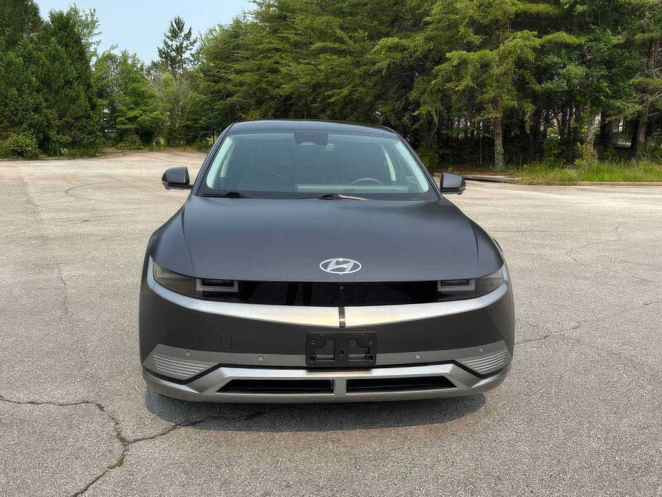 Hyundai Ioniq 5      2023