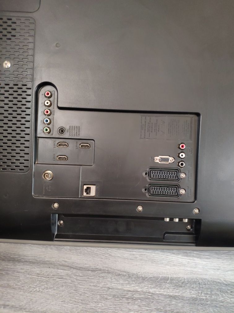 Телевізор Philips MODEL 42PFL8404H/12