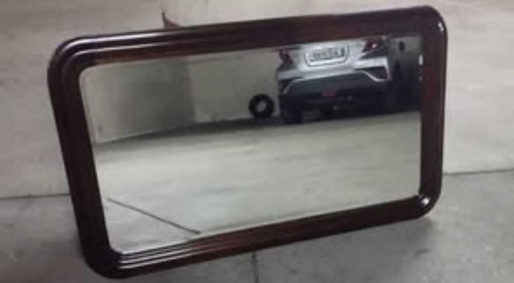 Espelho 1m* 60 cm com rebordo em madeira