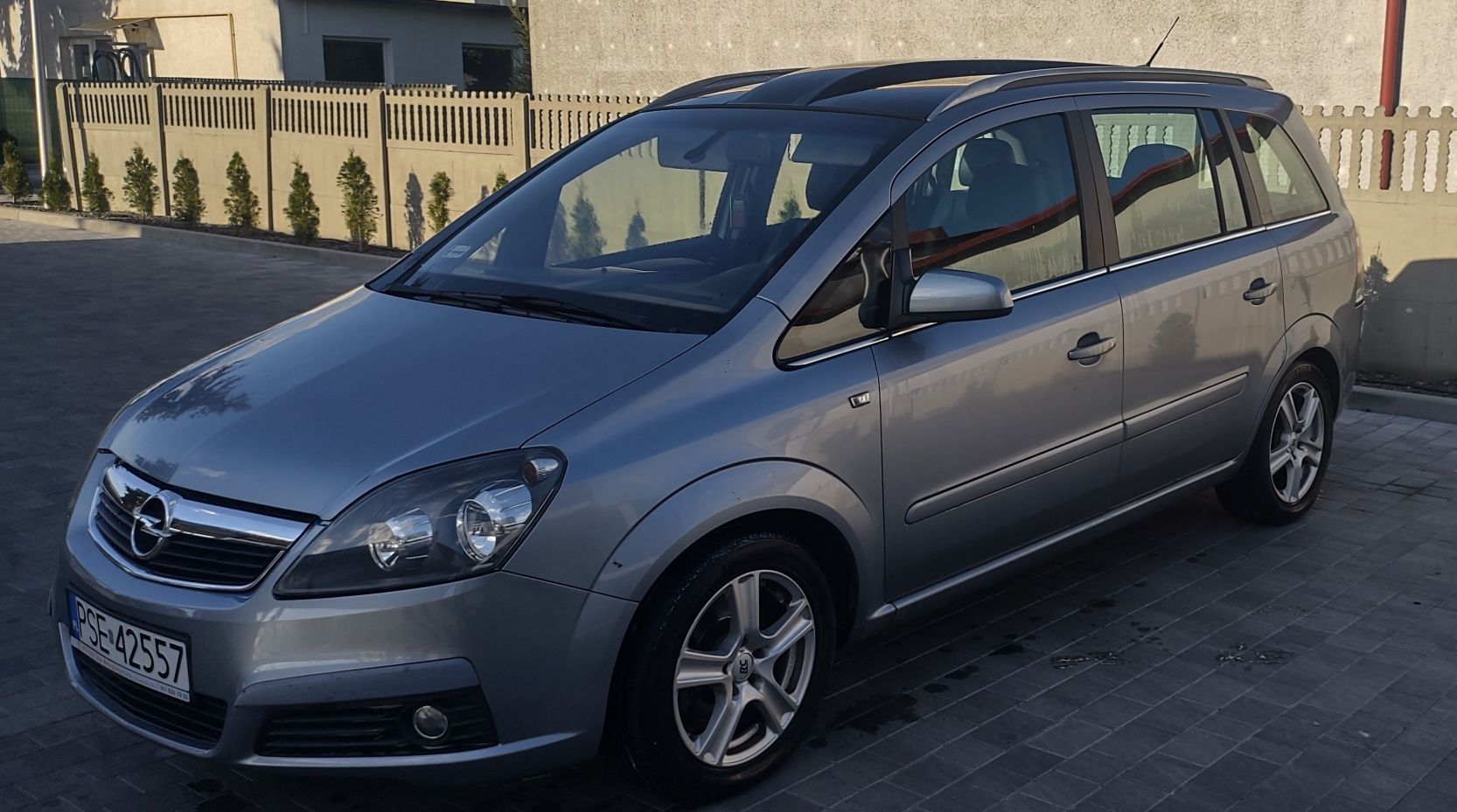 Opel Zafira 1.9    7 osobowa