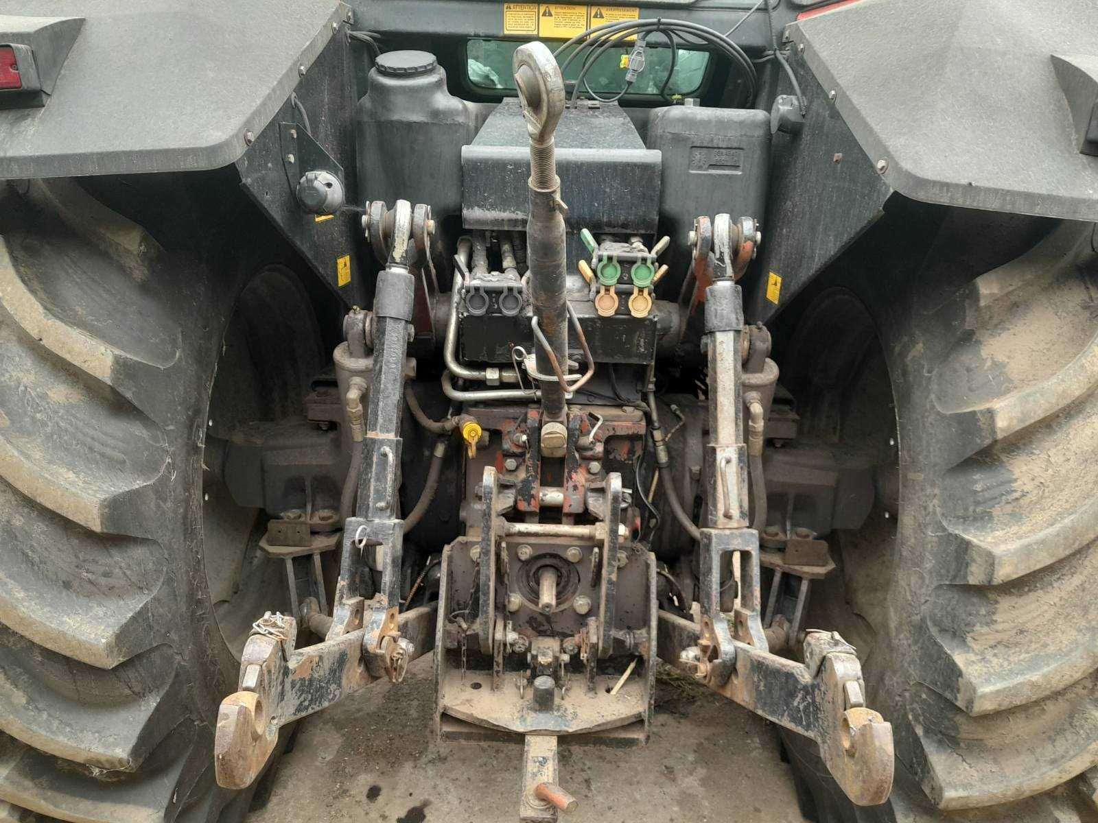 Трактор Massey Ferguson 8140