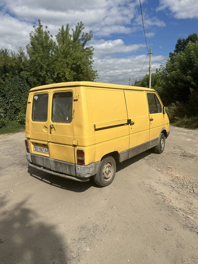 Авто на повному ходу