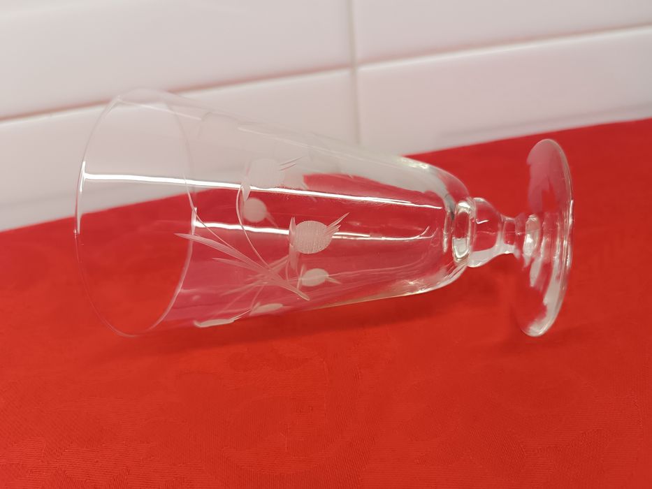 Copo Cristal Vintage. Flores em Relevos. 13,5 cm