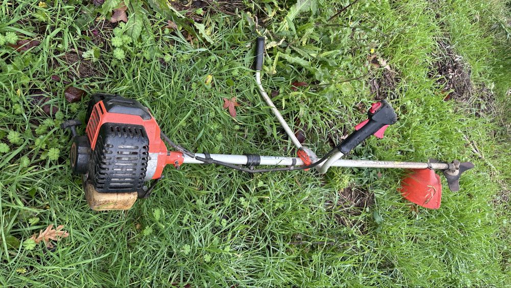 Moto roçadora em bom estado