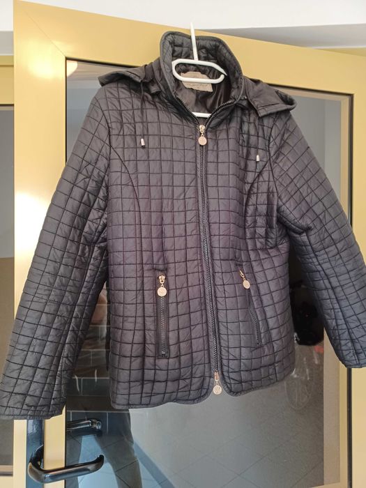 Kurtka z kapturem czarna-grafit ciemny marki Andrea Lee.it rozmiar M.