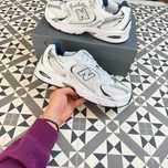 Biały^Cienki^NewBalance530^UnisexTrampki Roz.42